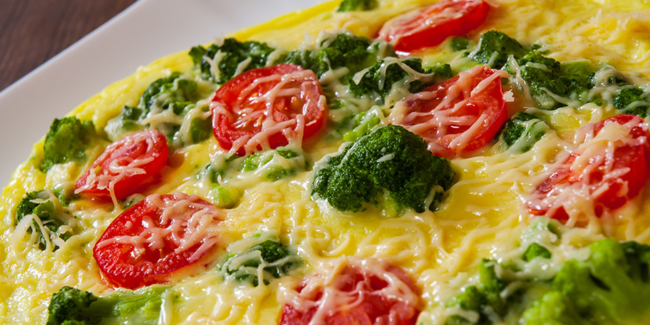 Omlet sa brokolijem i čeri paradajzom