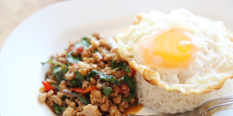 Svinjetina sa pirinčem i jajima