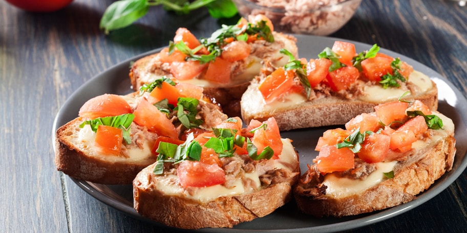 Sendviči sa tunjevinom i topljenim sirom