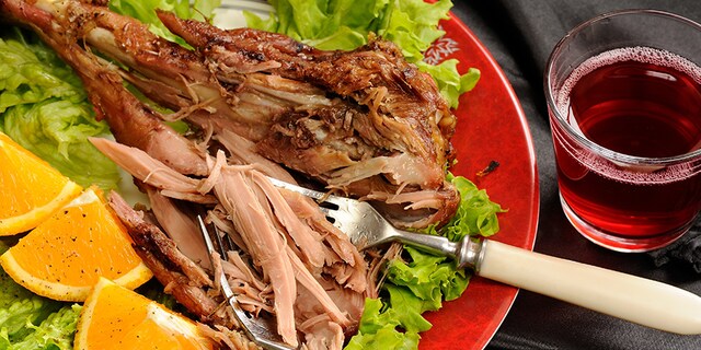 Ćuretina sa narandžama i zelenom salatom