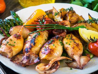 Grilovane lignje sa asparagusom i krompirom