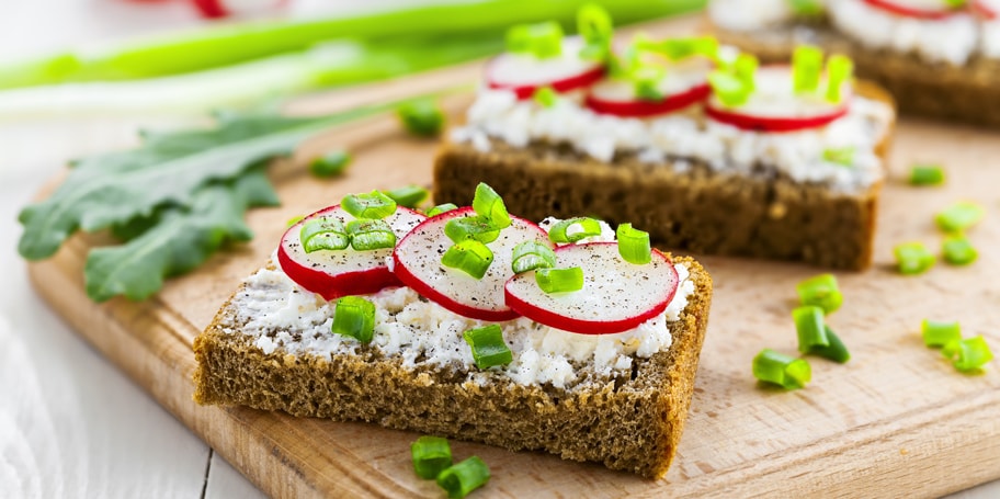 Sendviči sa krem sirom i rotkvicama