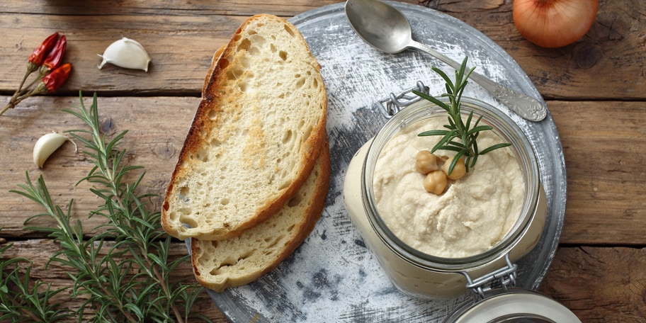 Pikantni humus sa ruzmarinom