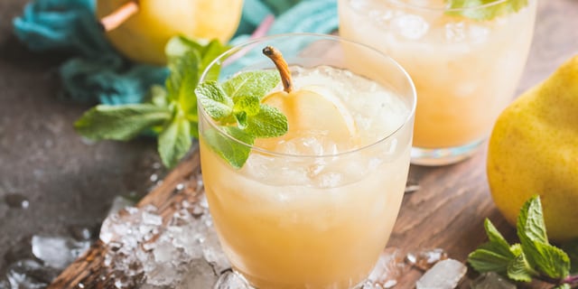 Alkoholni koktel sa rakijom od kruške