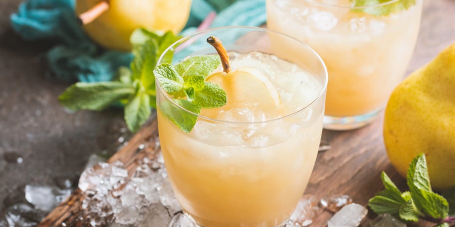 Alkoholni koktel sa rakijom od kruške