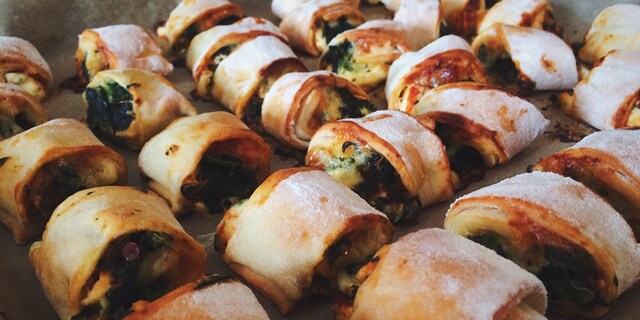 Rolnice punjene spanaćem, sirom i slaninom