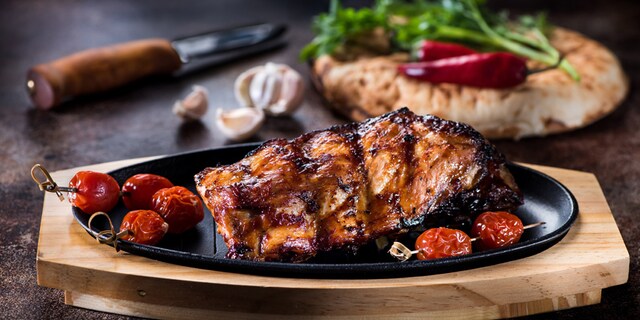 Svinjska rebarca sa grilovanim čeri paradajzom