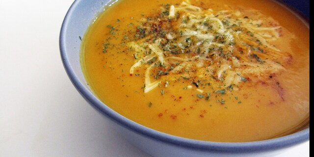 Krem čorba od sočiva s karijem