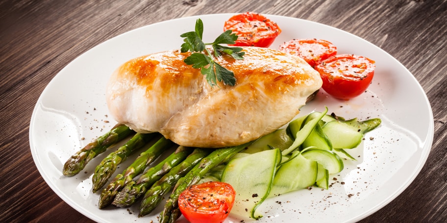 Pečeni pileći file sa povrćem