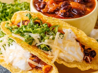 Takosi sa piletinom, povrćem i kačkavaljem