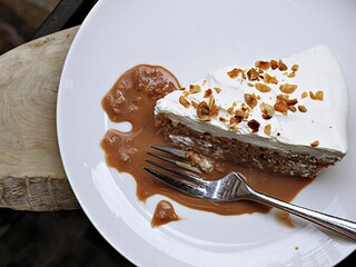 Nugat torta s lešnicima