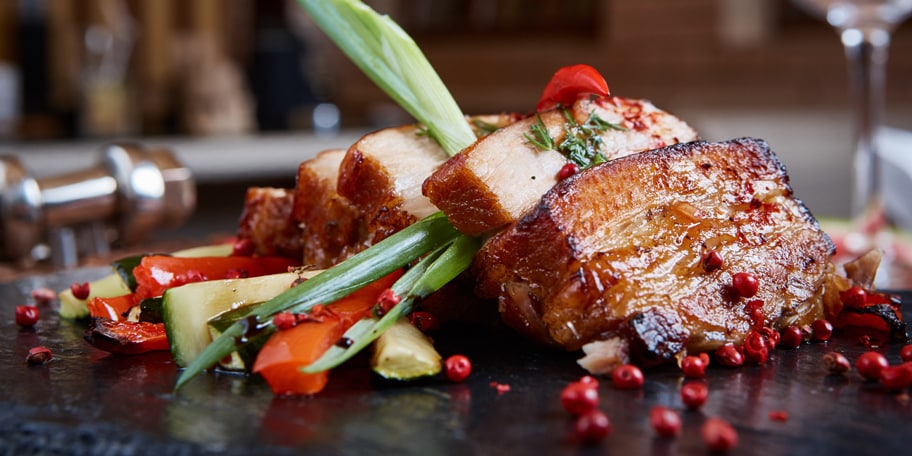 Svinjetina sa grilovanim povćem