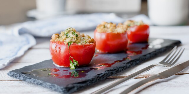 Paradajz punjen kus-kusom