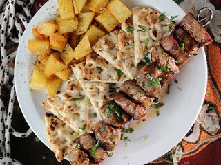 Svinjetina na ražnjiću sa krompirom