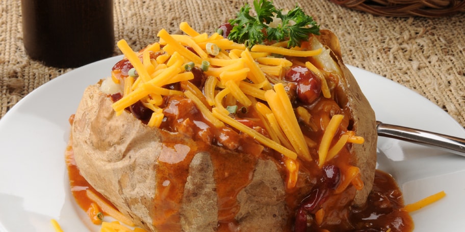 Punjeni krompir sa čilijem i gaudom