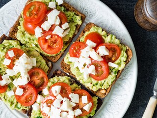 Sendvič sa avokado pastom