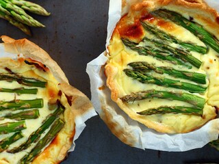 Tart sa asparagusom