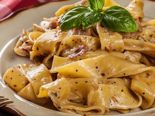 Pasta sa pršutom i sirom