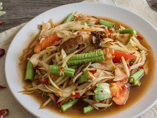 Salata sa škampima, papajom i zelenom salatom