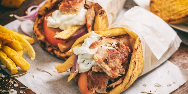 Tortilja sa piletinom i pomfritom