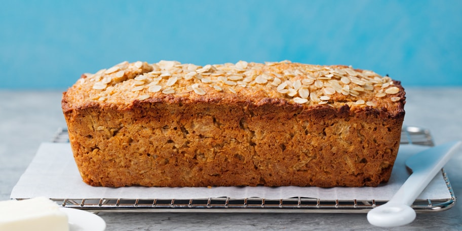 Ovseni hleb sa bademima, susamom i kimom