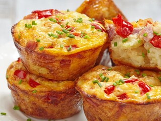 Proja sa šunkom i paprikama u kalupu