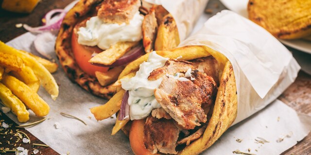 Tortilja sa piletinom i pomfritom