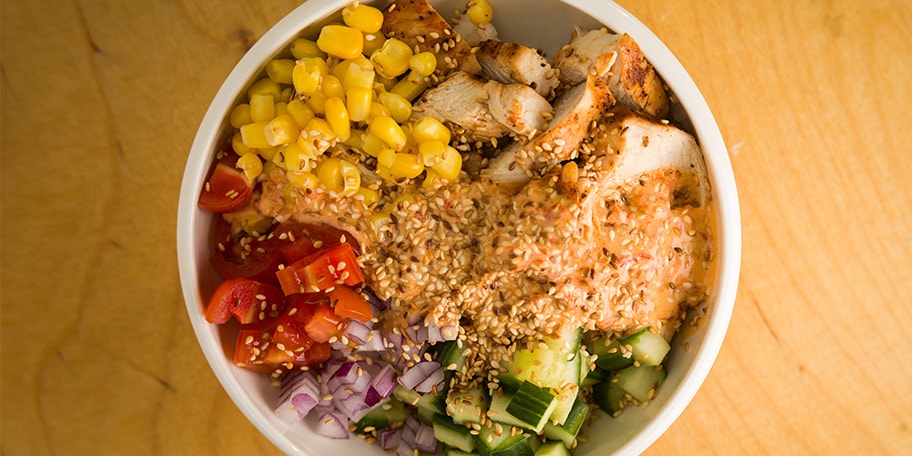 Rice bowl sa piletinom i povrćem