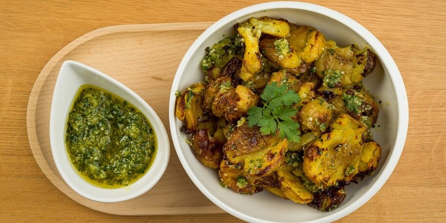 Mladi krompiri sa gremolata sosom
