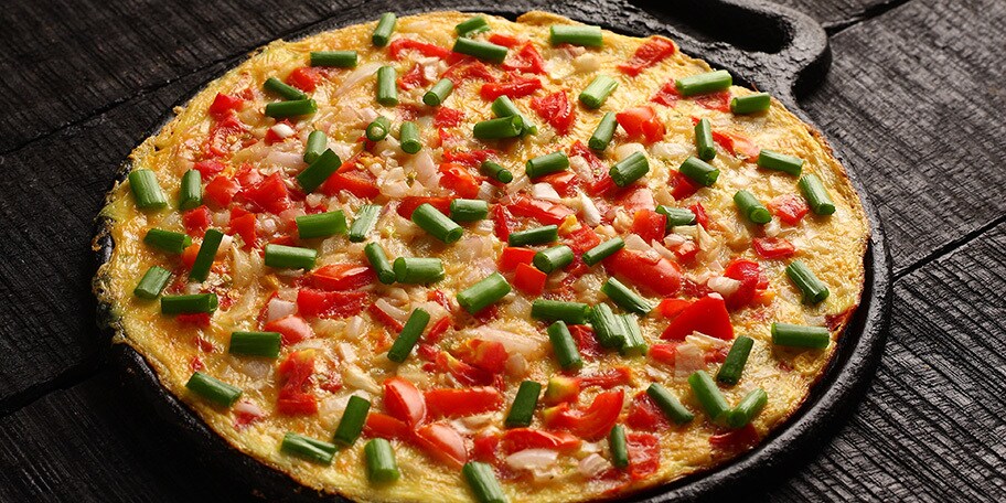 Omlet sa čili papričicama i mladim lukom