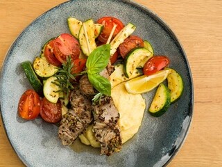 Italijanski goveđi ražnjići sa palentom